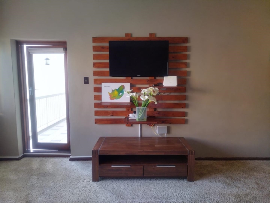 To Let 2 Bedroom Property for Rent in Oostersee Western Cape